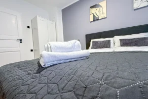 Apartman Sokobanja – bračni krevet Bračni krevet u apartmanu Ana Delux Sokobanja