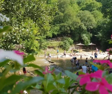 Reka Moravica u Sokobanji, prirodno kupalište i zeleno okruženje
